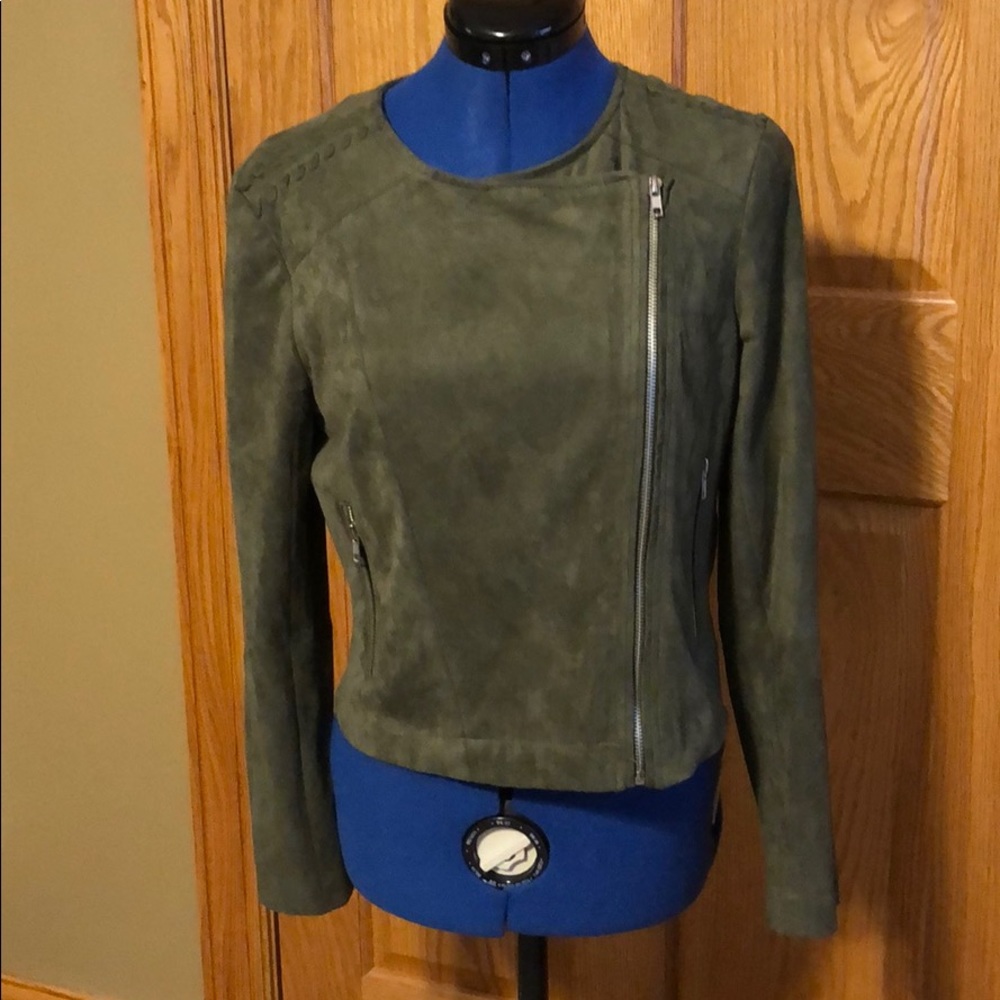 BB Dakota Faux Suede Olive Grn Fitted Green Jacket